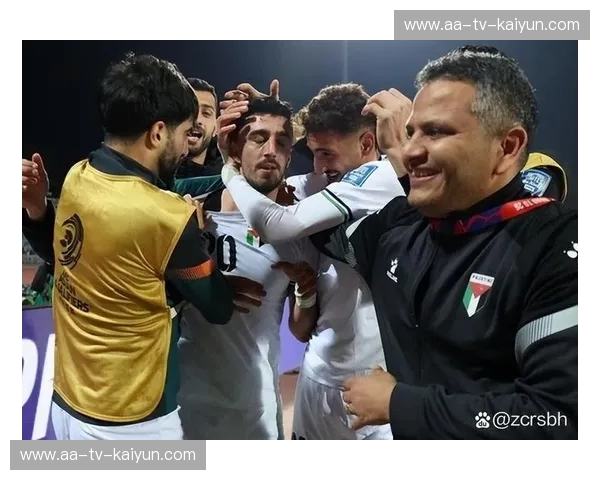 绿茵场上的“红”与“韧”:当中国男足遇见巴勒斯坦,这不只是一场胜负 绿茵场上的“红”与“韧”:当中国男足遇见巴勒斯坦,这不只是一场胜负